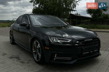 Седан Audi A4 2018 в 