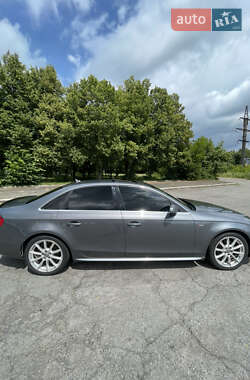 Седан Audi A4 2015 в 