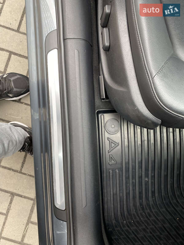 Седан Audi A4 2012 в Луцке