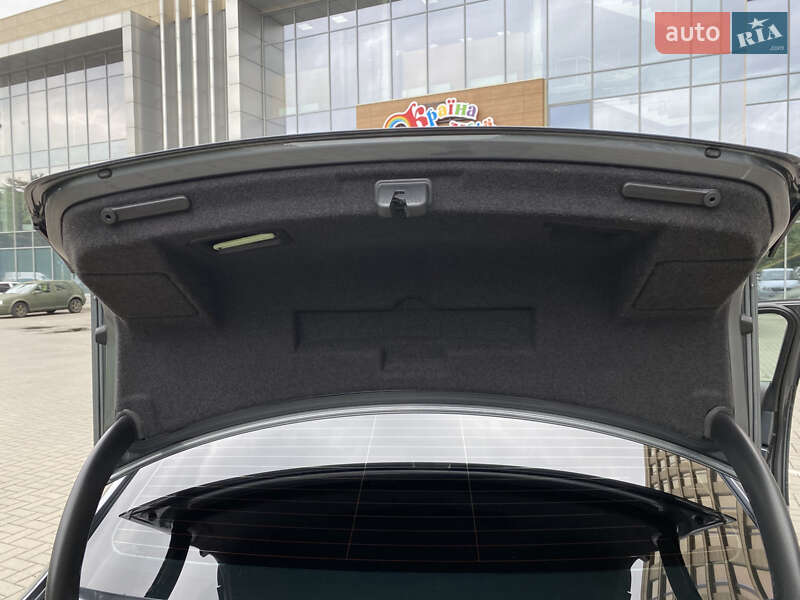 Седан Audi A4 2012 в Луцке