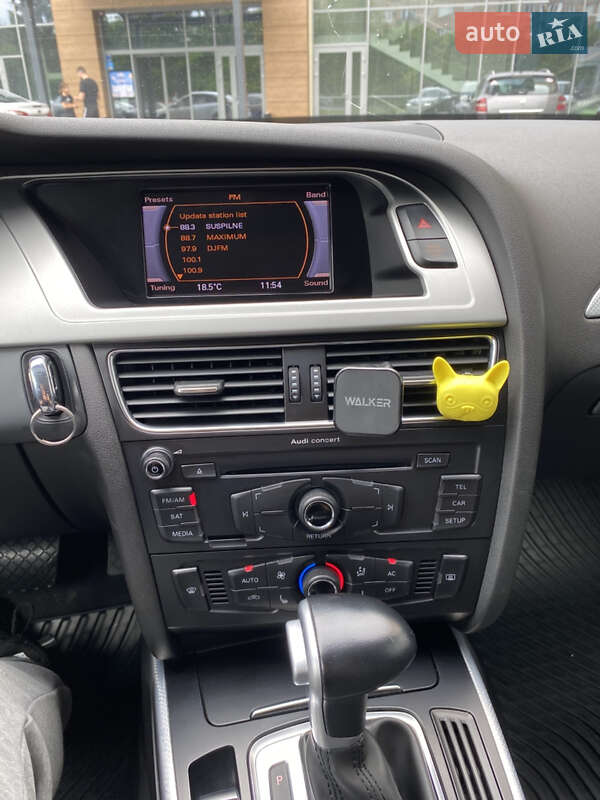Седан Audi A4 2012 в Луцке