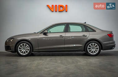 Седан Audi A4 2021 в 