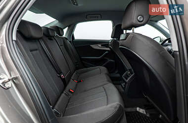 Седан Audi A4 2021 в 