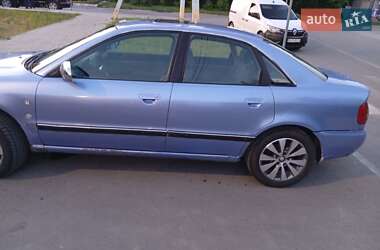 Седан Audi A4 1996 в 