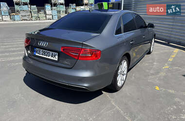 Седан Audi A4 2014 в 