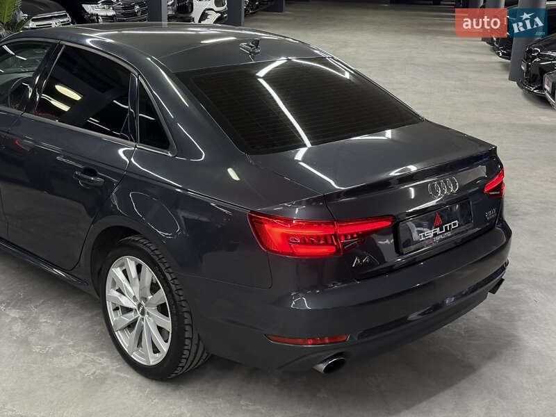 Седан Audi A4 2017 в Одессе