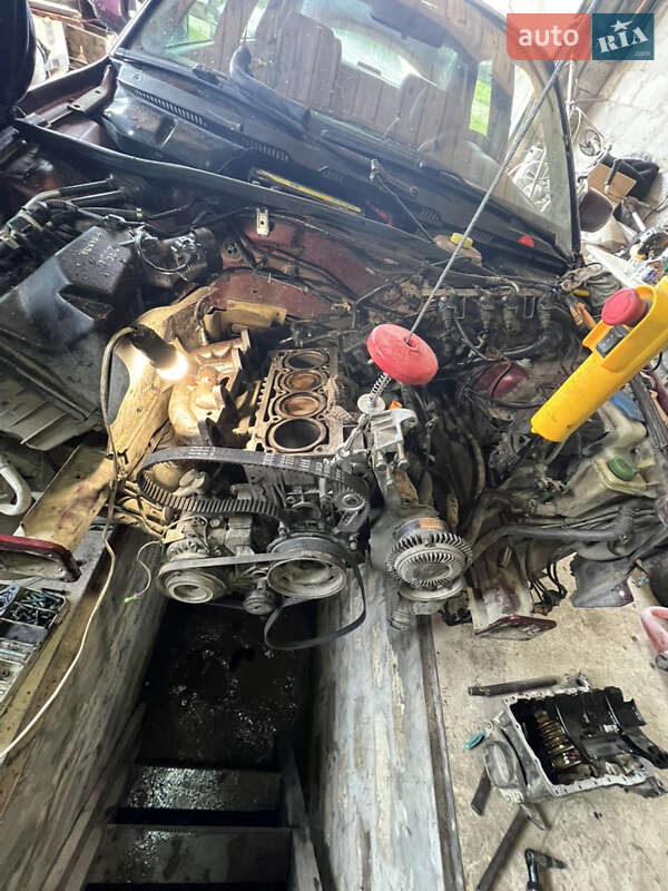 Седан Audi A4 1998 в Кельменцах