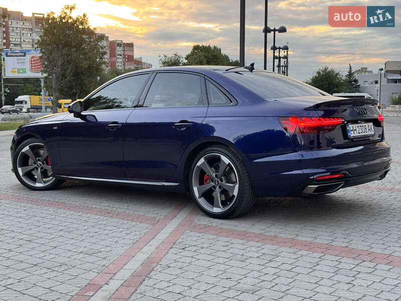 Седан Audi A4 2022 в Дніпрі