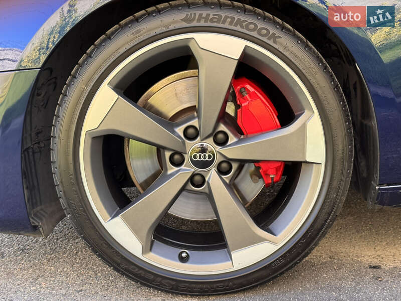 Седан Audi A4 2022 в Дніпрі
