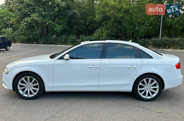 Седан Audi A4 2015 в 