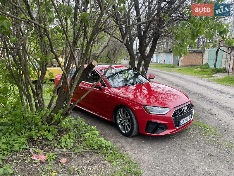 Седан Audi A4 2020 в Побужському
