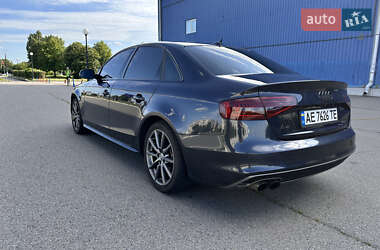Седан Audi A4 2014 в 
