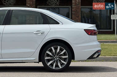 Седан Audi A4 2021 в 
