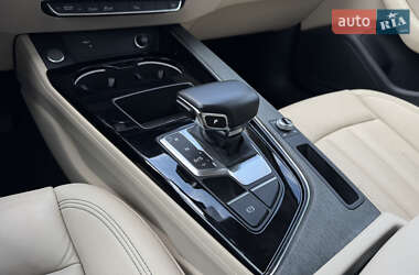 Седан Audi A4 2021 в 