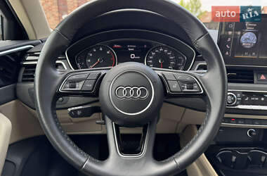 Седан Audi A4 2021 в 