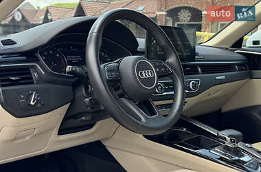 Седан Audi A4 2021 в 