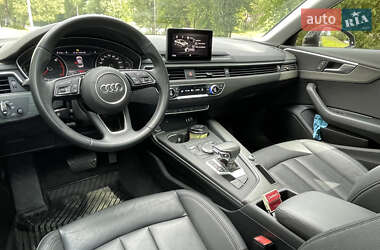 Седан Audi A4 2019 в 