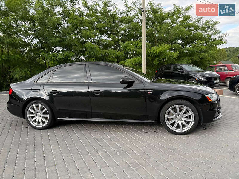 Седан Audi A4 2014 в Львове