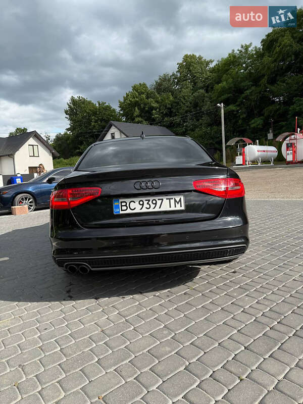Седан Audi A4 2014 в Львове