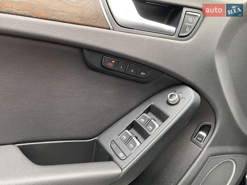 Седан Audi A4 2014 в Львове