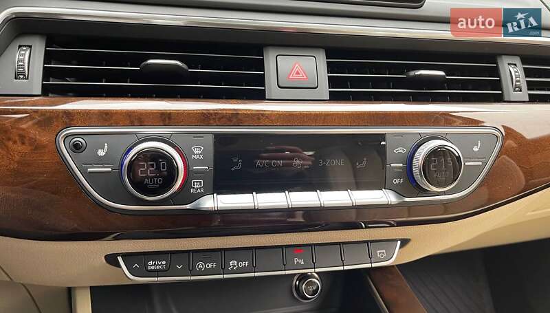 Седан Audi A4 2016 в Киеве