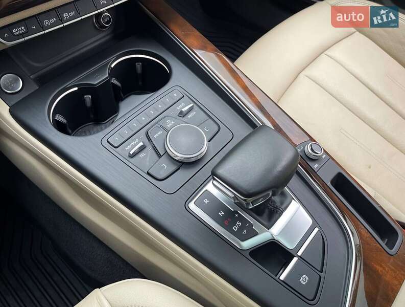 Седан Audi A4 2016 в Киеве