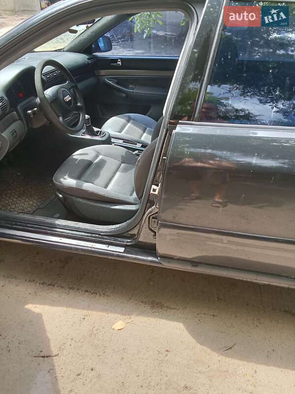 Универсал Audi A4 1999 в Краковце