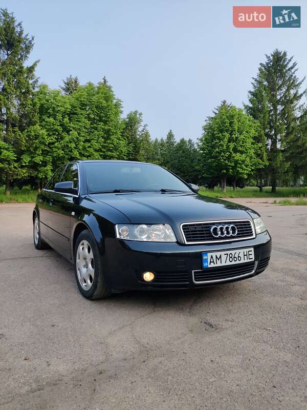 Седан Audi A4 2003 в 