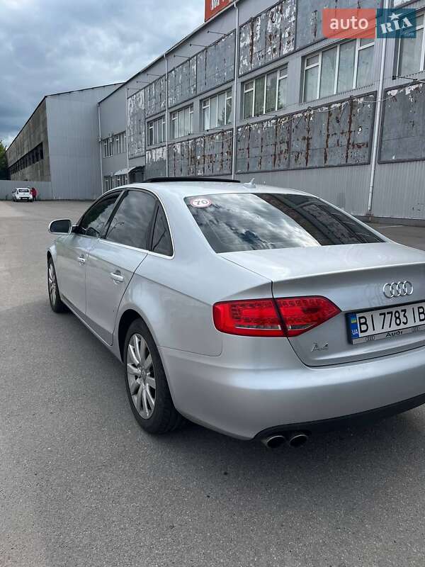 Седан Audi A4 2012 в Полтаве