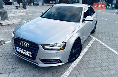 Седан Audi A4 2012 в 