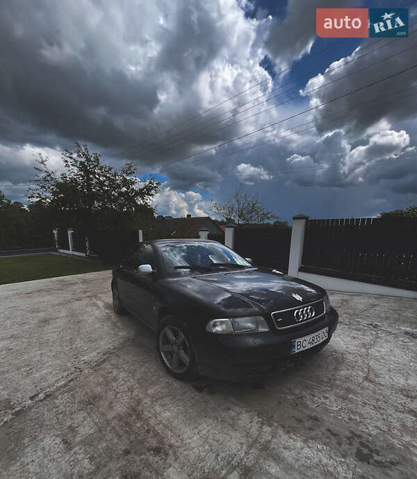 Седан Audi A4 1996 в 