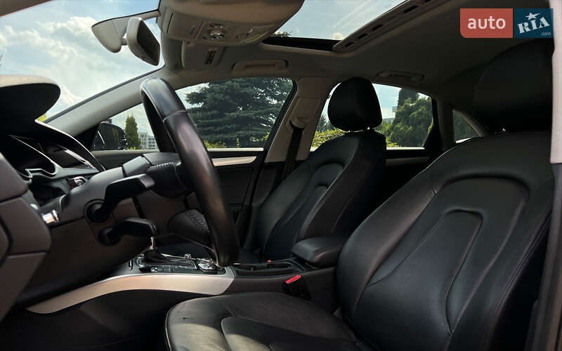 Седан Audi A4 2013 в Львове