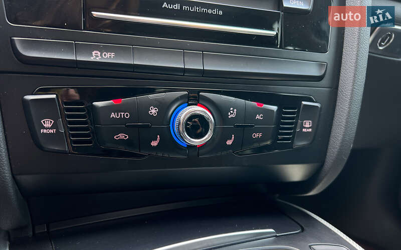Седан Audi A4 2013 в Львове