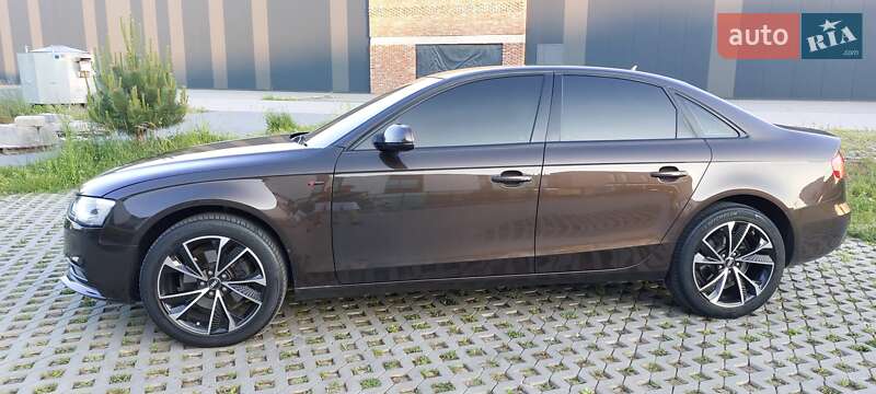 Седан Audi A4 2013 в Хмельницком