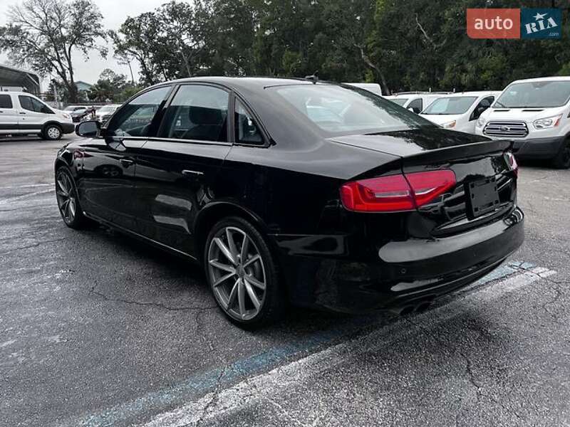 Седан Audi A4 2015 в Львове