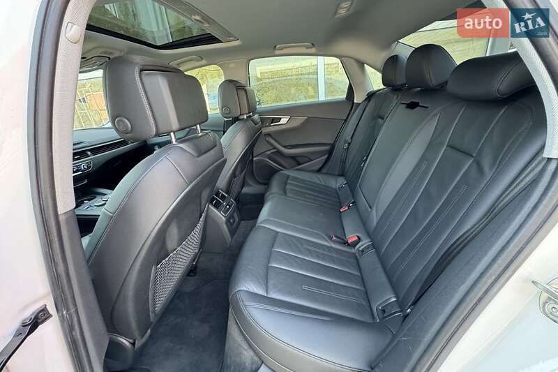 Седан Audi A4 2017 в Киеве