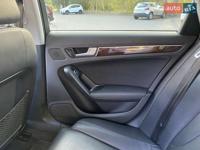 Седан Audi A4 2013 в Киеве