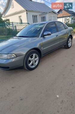 Седан Audi A4 1995 в 