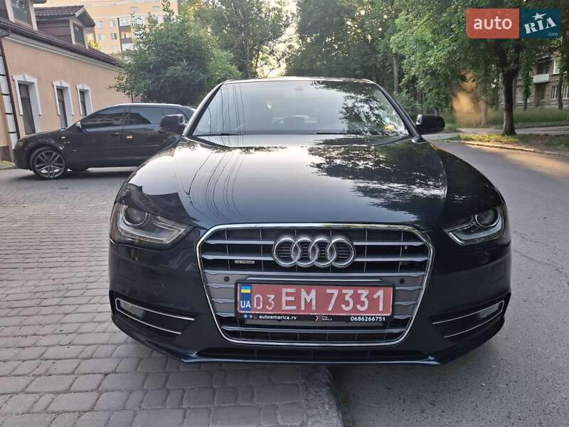 Седан Audi A4 2015 в Каменец-Подольском