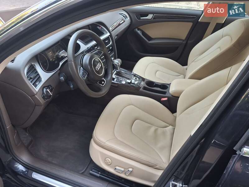 Седан Audi A4 2015 в Каменец-Подольском