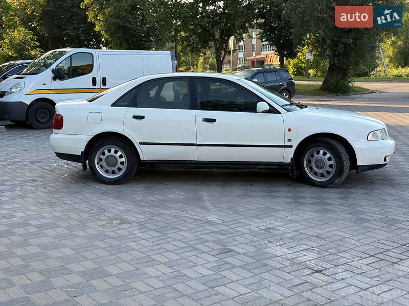 Седан Audi A4 1996 в Хмельницком