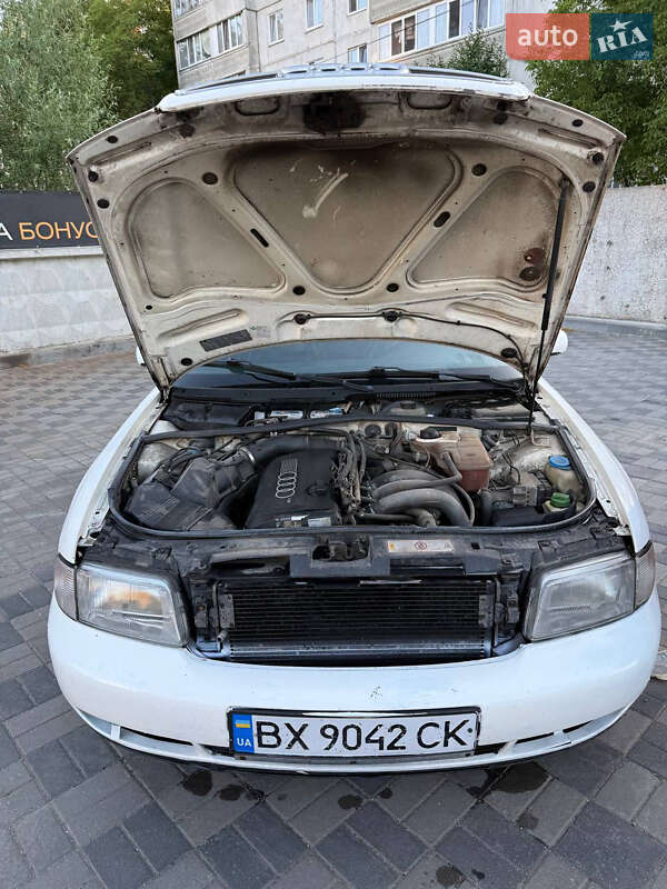 Седан Audi A4 1996 в Хмельницком