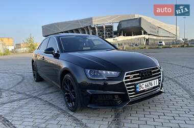 Седан Audi A4 2019 в 