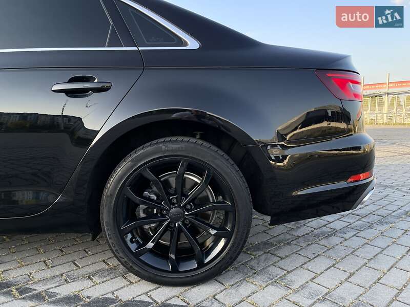 Седан Audi A4 2019 в Львове