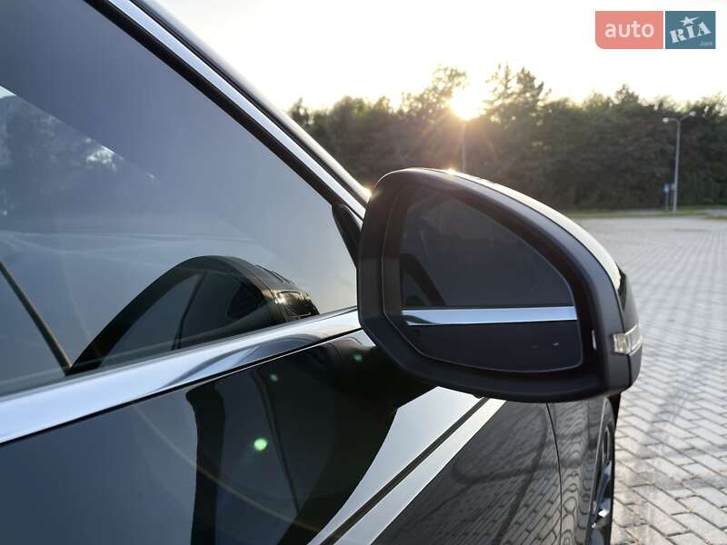 Седан Audi A4 2019 в Львове