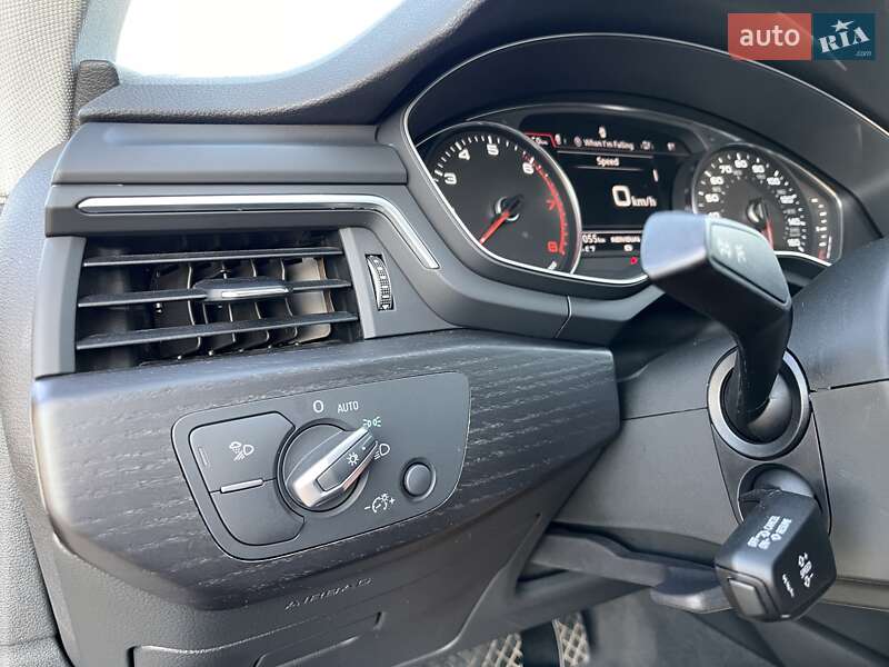 Седан Audi A4 2019 в Львове