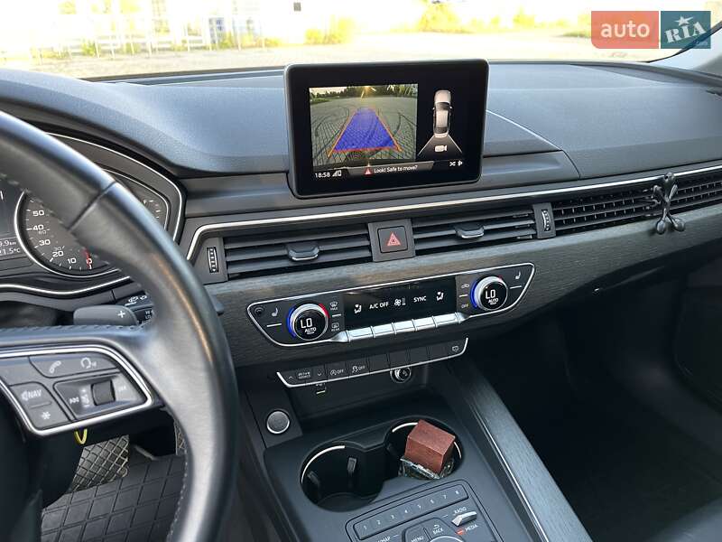 Седан Audi A4 2019 в Львове