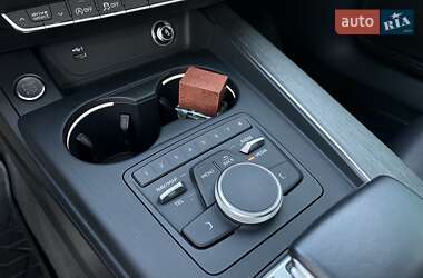 Седан Audi A4 2019 в 