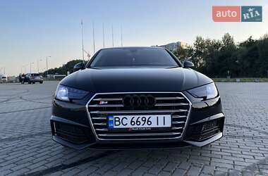Седан Audi A4 2019 в 