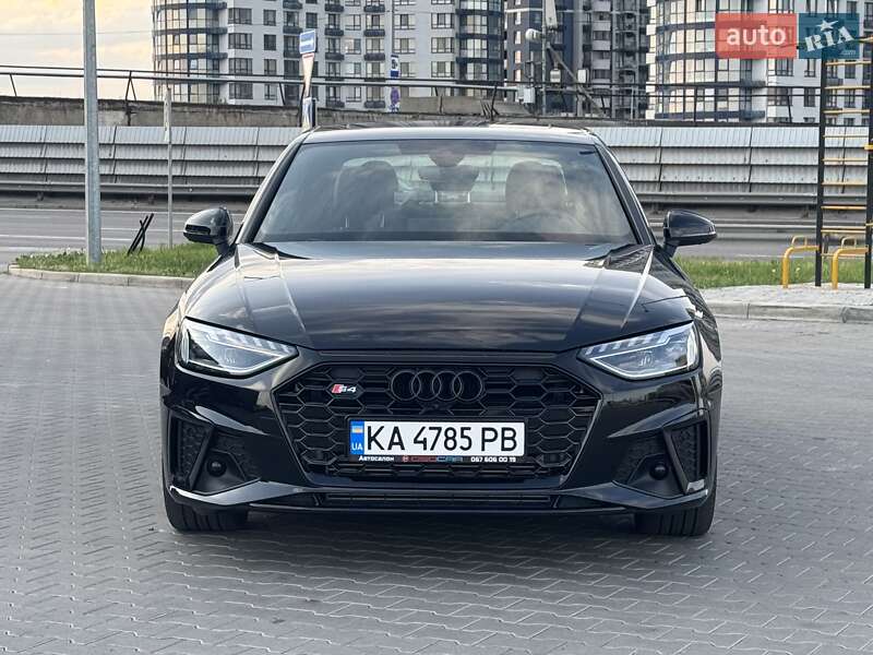 Седан Audi A4 2023 в Киеве